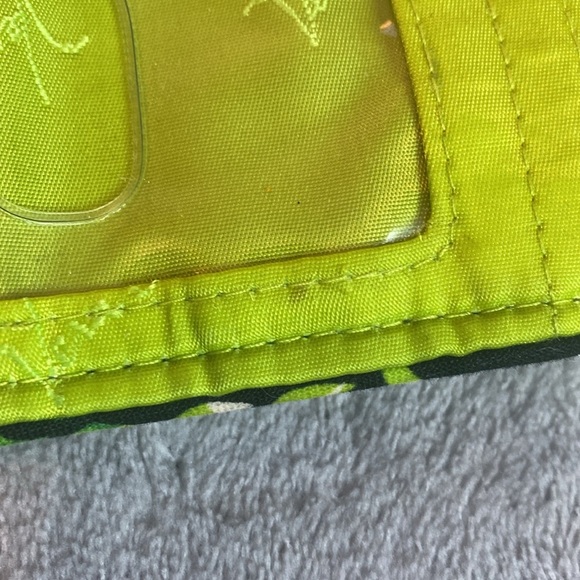 💚💛VERA BRADLEY💚💛Lime’s Up Turn Lock Wallet in Cotton/EUC - Picture 6 of 7